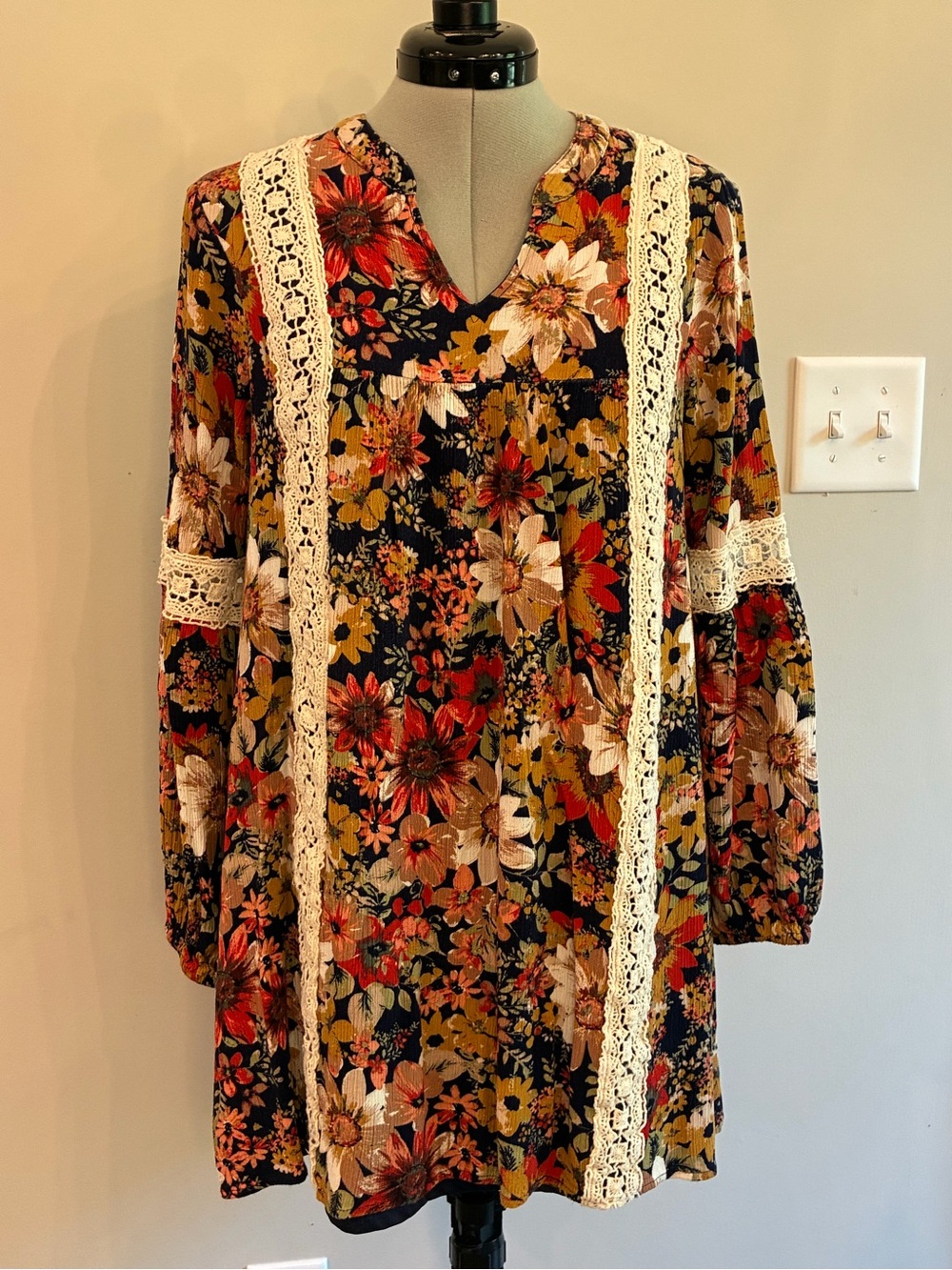 Entro‎ Floral Midi Dress with Cream Lace Trim 0116